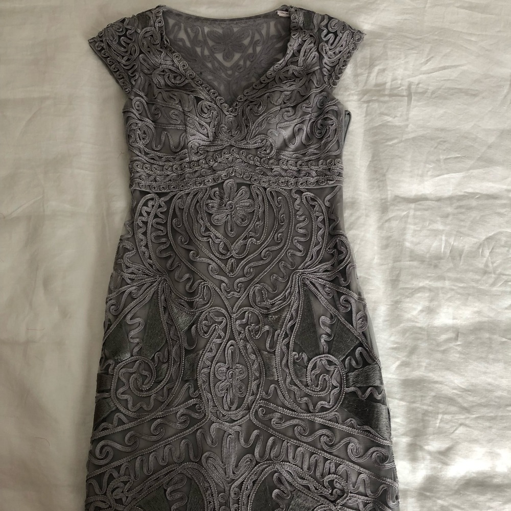 Sue Wong size 2 silver Embroidered overlay  dress